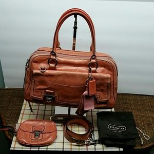 PRICE FIRM COACH POPPY LEATHER BAG AND WRISTLET.